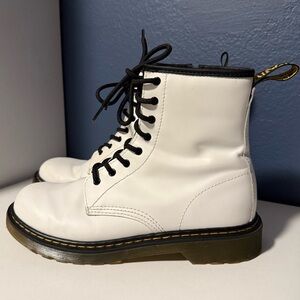 Dr. Martens Unisex White Smooth Leather Combat Boots 1460 Y W7/M6